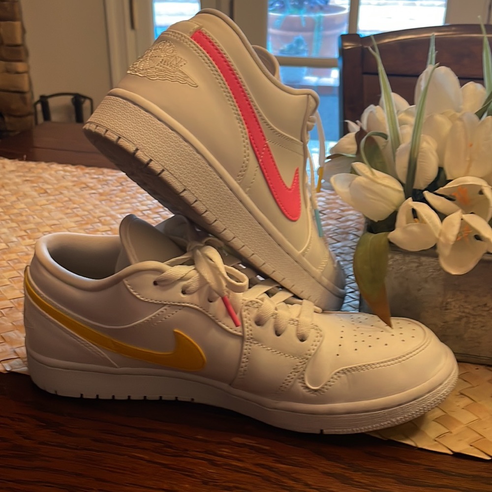 Nine air shoes, worn twice ! Size 9.5 womens ! - Picture 2 of 5